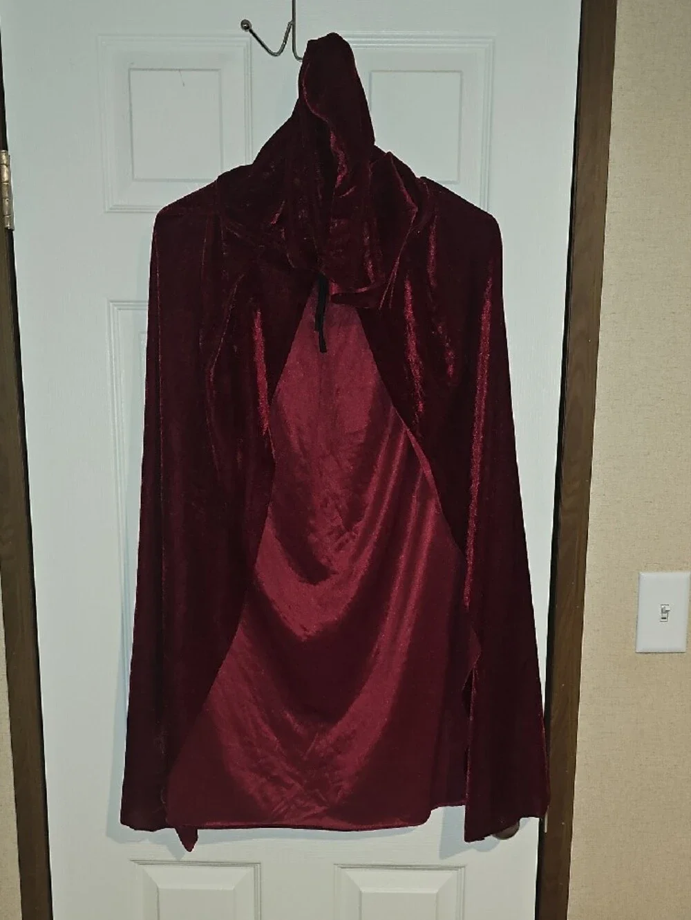 Novelty Hooded Cloak Cape One Size Used